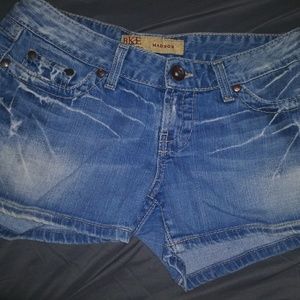 Beautiful women's BKE shorts
